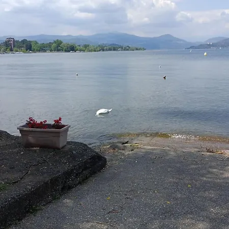 House Benedetta & Gloria On The Апартаменты Кастеллетто-сопра-Тичино